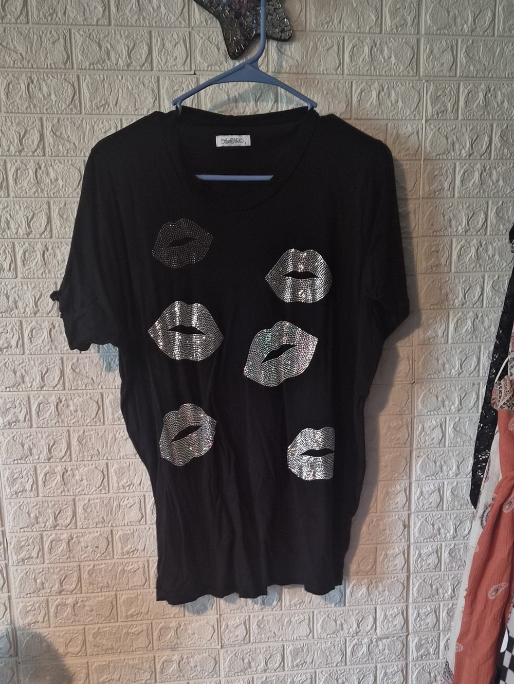 Lauren Moshi Black Women's Short Sleeve Tee with Silver Lip crystal Design